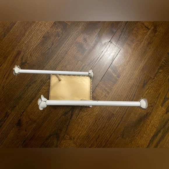 Silver Jewelry Stand with Yellow Base - Picture 9 of 11